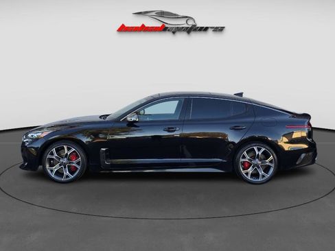 Used 2018 Kia Stinger GT2 image 4