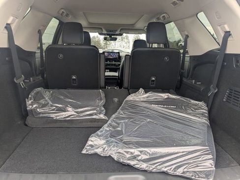 New 2026 Nissan Pathfinder SL w/ SL Premium Package FWD image 30