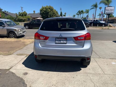Used 2017 Mitsubishi Outlander Sport ES FWD image 3