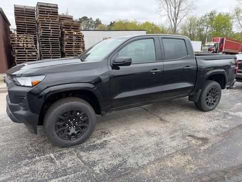 New 2026 Chevrolet Colorado W/T w/ WT Custom Package AWD/4WD image 6