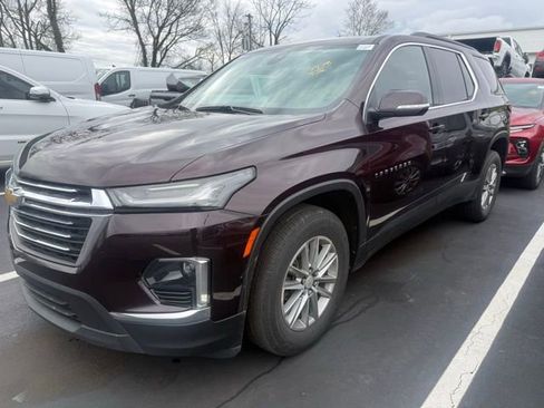 Used 2023 Chevrolet Traverse LT image 3