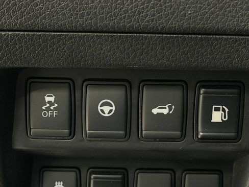 Used 2019 Nissan Rogue SV w/ Premium Package AWD/4WD image 31
