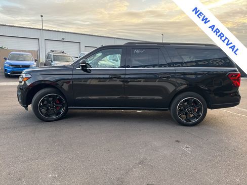 Used 2022 Ford Expedition Max Limited image 4