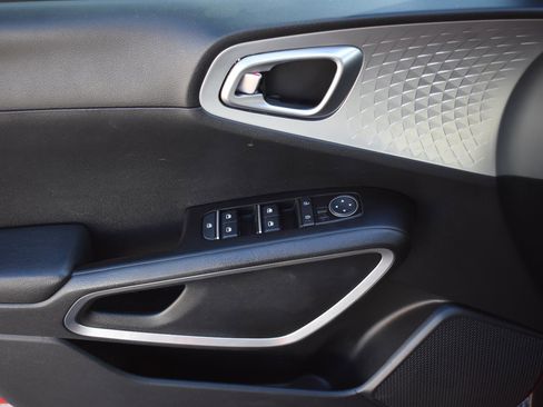 Used 2024 Kia Soul LX w/ Option Group 015 image 20