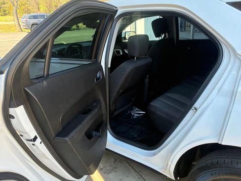Used 2017 Chevrolet Equinox LT AWD/4WD image 31
