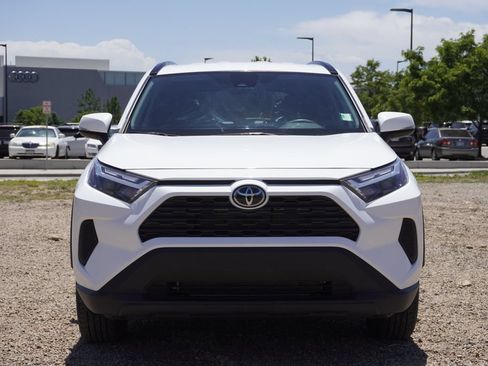 Used 2025 Toyota RAV4 XLE AWD/4WD image 5