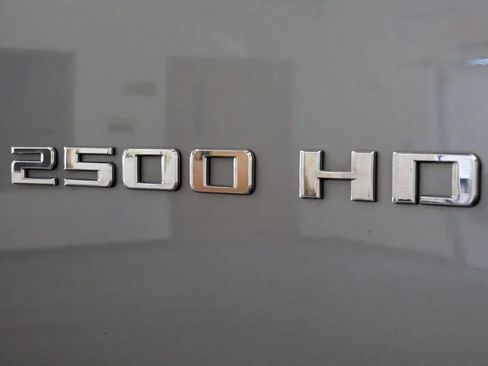 Used 2024 Chevrolet Silverado 2500 ZR2 w/ Technology Package AWD/4WD image 10