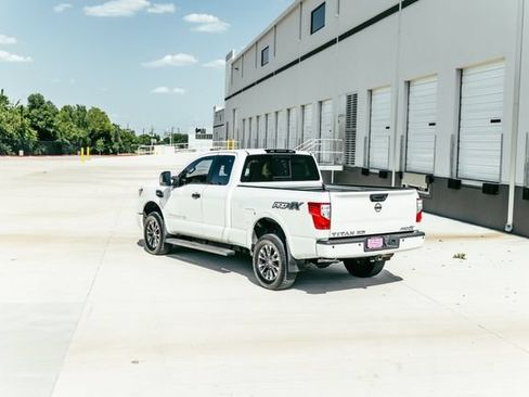 Used 2018 Nissan Titan PRO-4X w/ Pro-4x Convenience Package AWD/4WD image 45