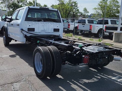 New 2025 Ford F550 4x4 Crew Cab image 6