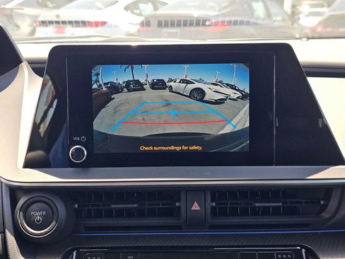 Certified 2026 Toyota Prius XLE FWD image 27