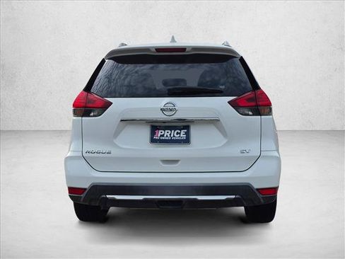 Used 2017 Nissan Rogue SV FWD image 6