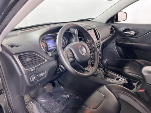Used 2022 Jeep Cherokee Trailhawk AWD/4WD image 9