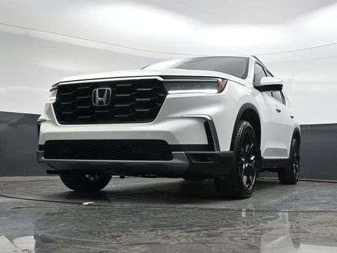 Used 2025 Honda Pilot Touring image 29