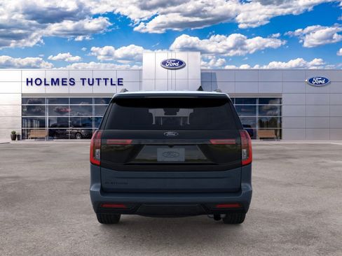 New 2026 Ford Expedition Platinum w/ Stealth Appearance Package AWD/4WD image 5