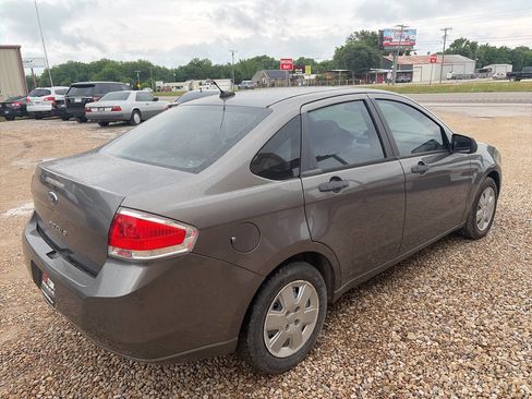 Used 2010 Ford Focus S FWD image 4