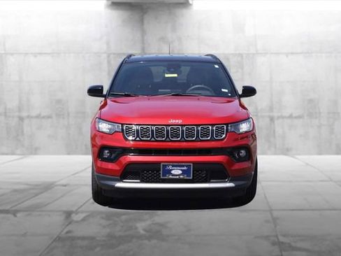 Used 2025 Jeep Compass Limited AWD/4WD image 4