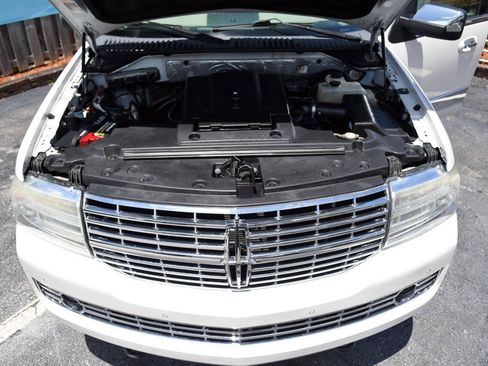 Used 2014 Lincoln Navigator L 2WD image 22