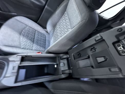 Used 2023 Chevrolet Equinox LT image 29