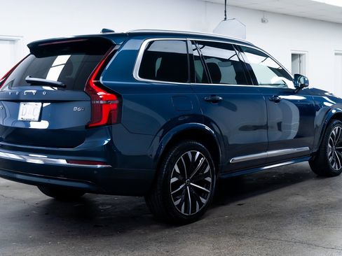 Used 2025 Volvo XC90 B6 Plus image 6