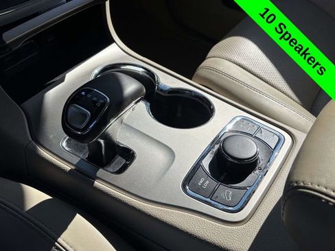 Used 2014 Jeep Grand Cherokee Overland image 27