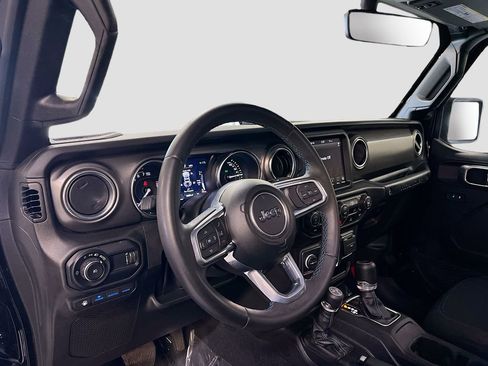 Used 2023 Jeep Wrangler Unlimited Rubicon 4xe AWD/4WD image 9