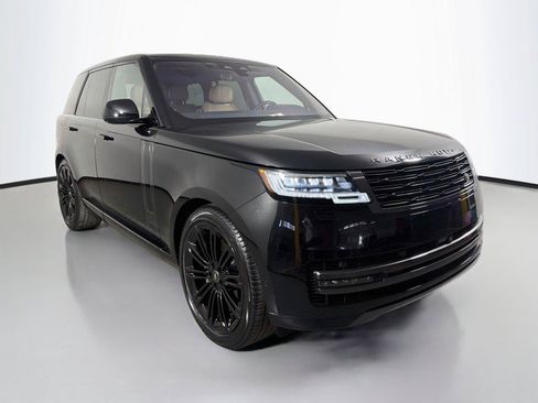 Used 2023 Land Rover Range Rover SE AWD/4WD image 3