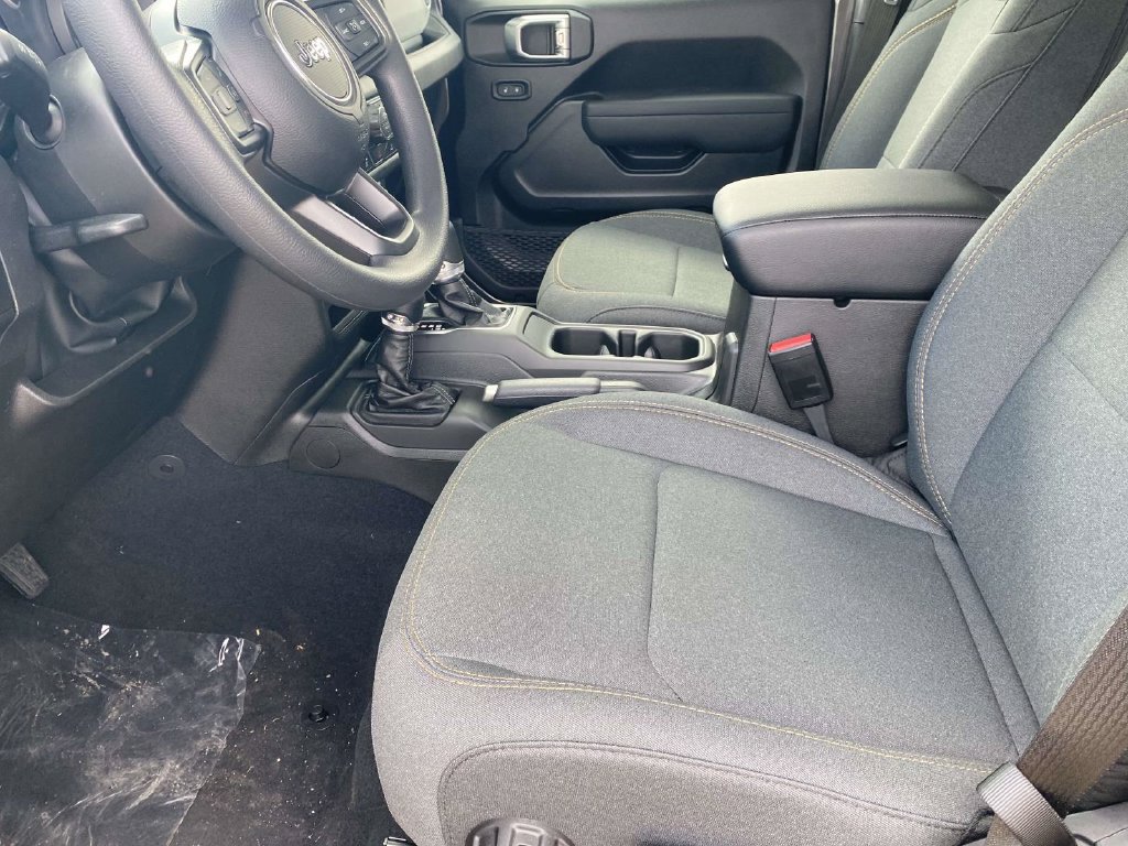 New 2026 Jeep Gladiator Sport AWD/4WD image 40