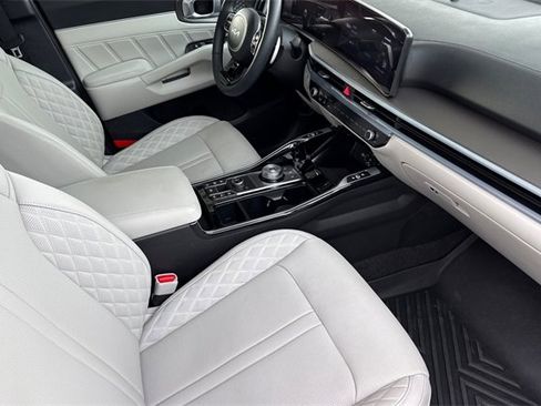 Certified 2025 Kia Sorento SX Prestige image 21