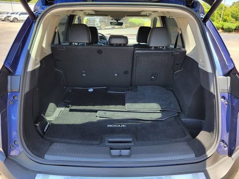 Used 2023 Nissan Rogue SL w/ SL Premium Package FWD image 12