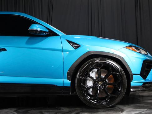 Used 2023 Lamborghini Urus Performante AWD/4WD image 4