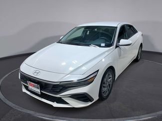 Used 2024 Hyundai Elantra SEL FWD video 1