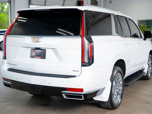 Used 2021 Cadillac Escalade Premium Luxury AWD/4WD image 6