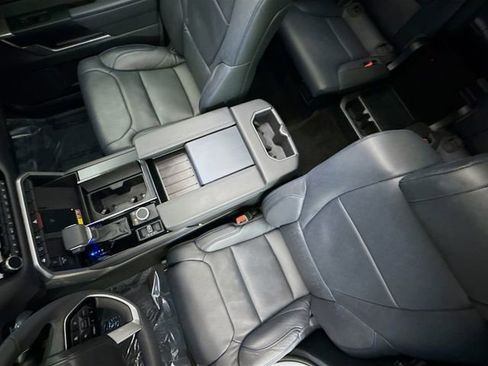 Used 2025 Toyota Sequoia Platinum image 22