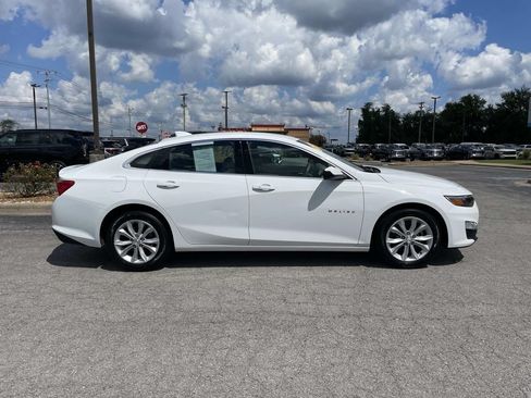 Used 2025 Chevrolet Malibu LT FWD image 2