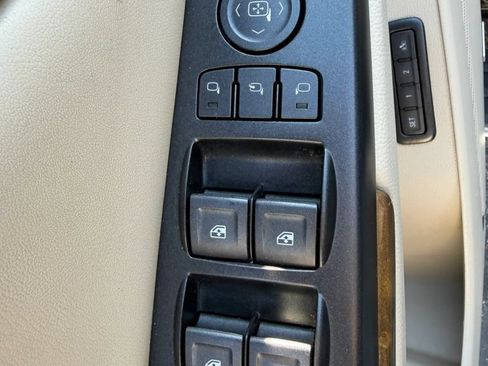 Used 2017 GMC Yukon Denali w/ Open Road Package RWD image 18