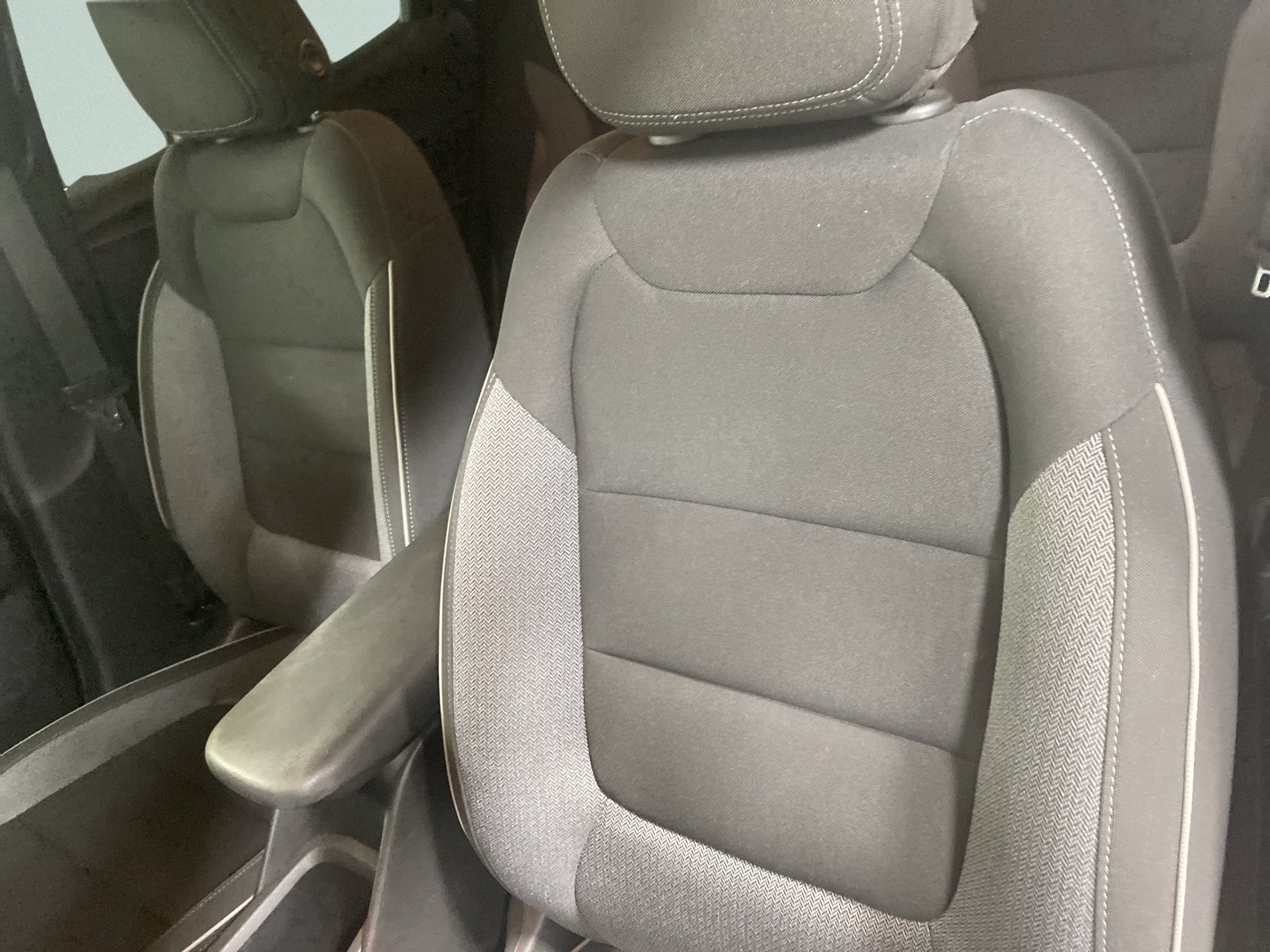 Used 2025 Chevrolet TrailBlazer LT AWD/4WD image 13