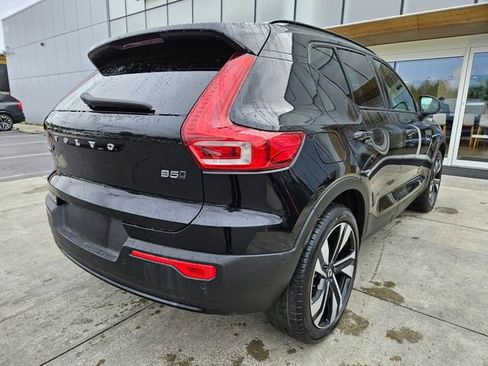 Used 2025 Volvo XC40 B5 Plus AWD/4WD image 5