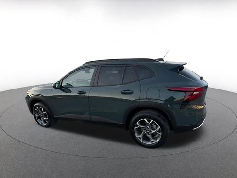 Used 2025 Chevrolet Trax LT image 10