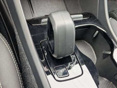 Used 2023 Volvo XC40 Recharge Ultimate image 12