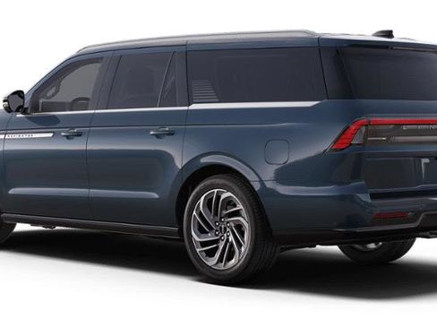 New 2025 Lincoln Navigator L Reserve image 25
