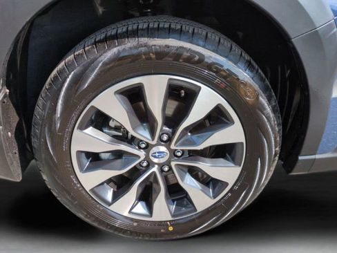 Used 2025 Subaru Outback Touring w/ Popular Package #2 AWD/4WD image 28