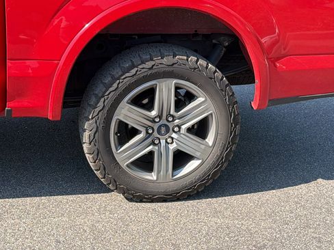 Used 2019 Ford F150 Lariat w/ Equipment Group 502A Luxury AWD/4WD image 12