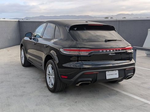 Certified 2025 Porsche Macan image 3