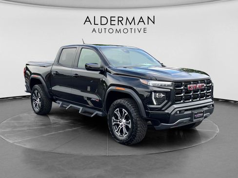 Used 2023 GMC Canyon AT4 w/ AT4 Premium Package AWD/4WD image 8