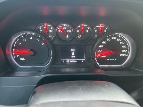 Used 2021 Chevrolet Silverado 1500 Custom image 4