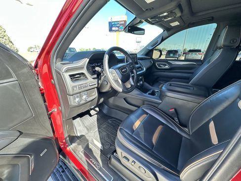 Used 2021 GMC Yukon AT4 w/ AT4 Premium Package AWD/4WD image 10