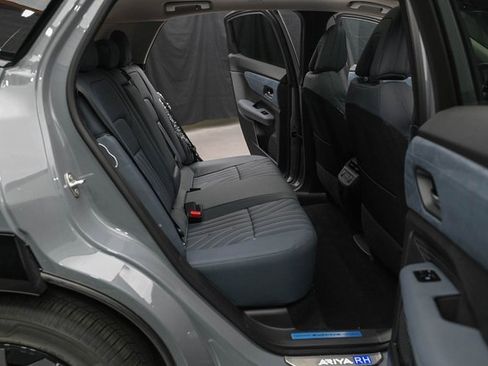 New 2025 Nissan Ariya Platinum image 19