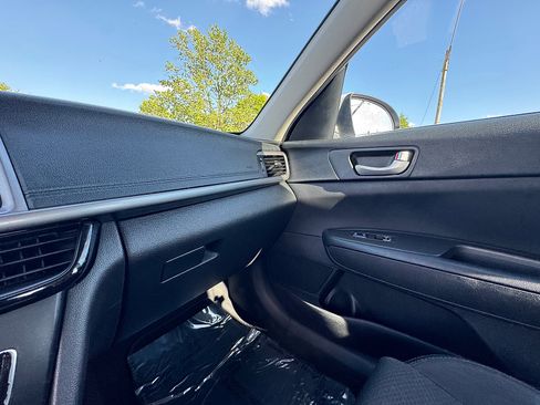 Used 2017 Kia Optima LX FWD image 13