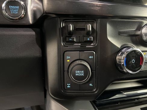 New 2026 Ford F250 Lariat w/ Black Appearance Package image 18