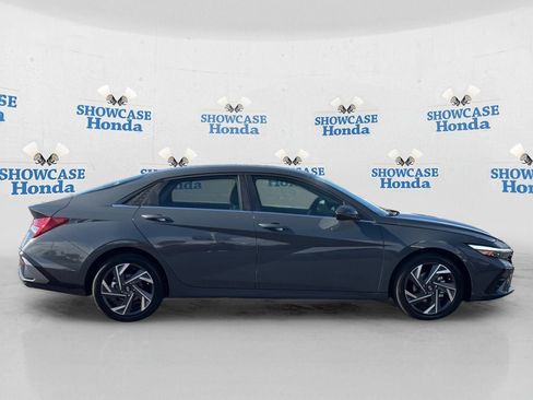 Used 2024 Hyundai Elantra Limited image 9